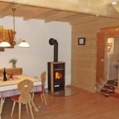 Semesterbostad Ferienhaus Jagdhaus Mit Kleiner Terrasse